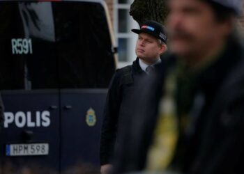 Dansk högerextremist brände Koranen under polisbeskydd