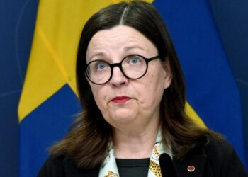 Ministern: Bryt med ryska institutioner