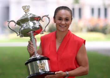 Världsettan Ash Barty lägger av