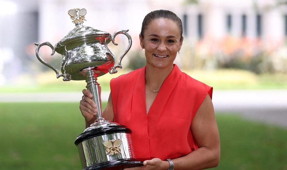 Världsettan Ash Barty lägger av