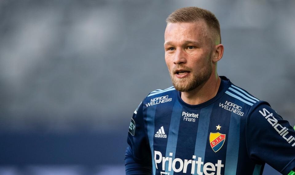 Nicklas Bärkroth klar för Öis