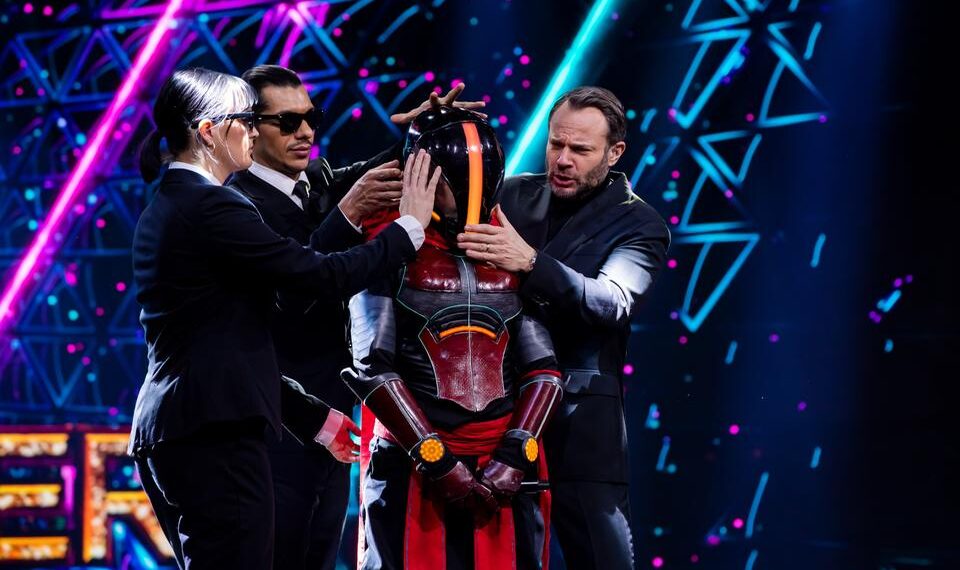 Cyberninjans tur att kliva av ”Masked singer”