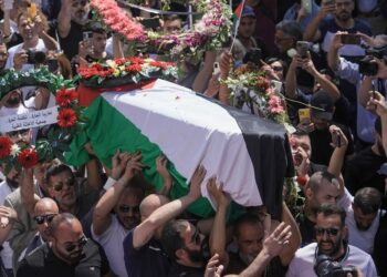 Tusentals sörjde död journalist