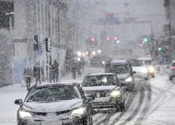 Snöoväder, hård blåst – och ökad lavinrisk