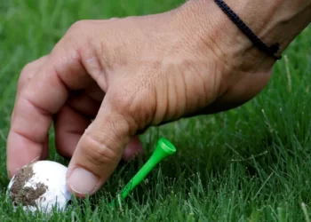 Golfen välkomnar ryssar tillbaka: ”Det är inte rätt”