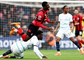 Två sena mål gav Chelsea efterlängtad seger