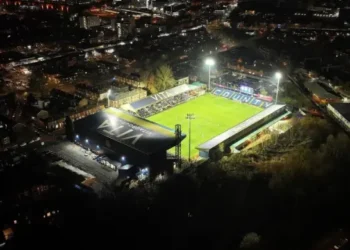 Rivalerna Nästa Dörr: Fotbollsarenor Nästan Inom Räckhåll