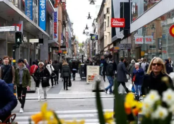 Sverige sänker BNP-prognosen för 2025 och 2026 – Ekonomiska utsikter dämpas av globala handelsrisker