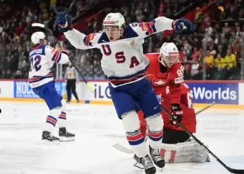USA vinner första världsmästerskapet i ishockey sedan 1933 – Tage Thompsons avgörande mål i förlängningen mot Schweiz