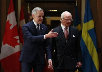 With royal push, Sweden pitches Canada on economic benefits of buying Gripen